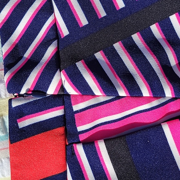 EXPRESS Shorts - Super fun print! - Picture 6 of 6